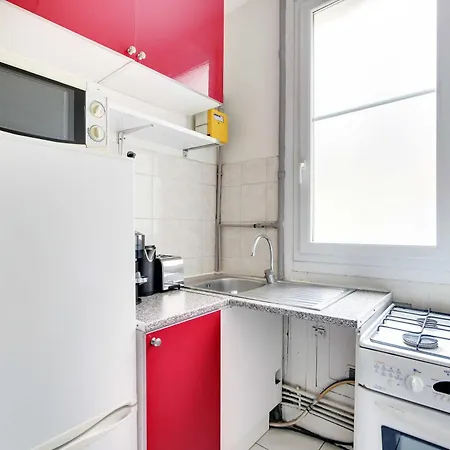 Cozy 2br 4p - 17th *