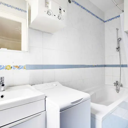 Cozy 2br 4p - 17th *